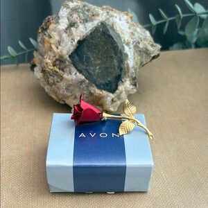 Romantic Red Rose GoldTone Pin Vintage Floral Accessory | Avon NIB BR3